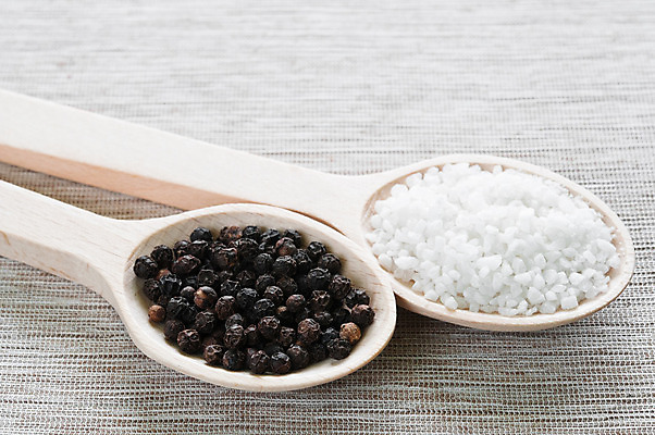 포토 JPG 해외이미지 음식 2 재료 요리 씨앗 사람없음 목재 가로 숟가락 검은색 흰색 양념 조미료 맛 향신료 오브젝트 매움 소금 향료 후추 성분 해외202004 해외포토 나무 식물 컬러 컨셉 수저 향기 냄새 향미료 파일형식 이미지허브