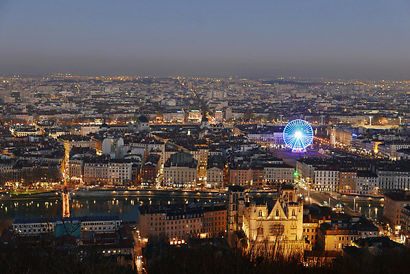 포토 JPG 해외이미지 건축양식 파노라마 사람없음 건물 강 도시 역사 재산 리옹 해외202004 해외포토 건축물 건축 촬영기법 금융 파일형식 이미지허브