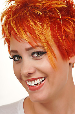 포토 JPG 해외이미지 모델 헤어스타일 한명 빨간색 유행 상점 화장품 립스틱 치아 이발 속눈썹 마스카라 아이라이너 스타일 해외202004 해외포토 1 컬러 사람 뷰티 소화기관 눈썹 파일형식 이미지허브