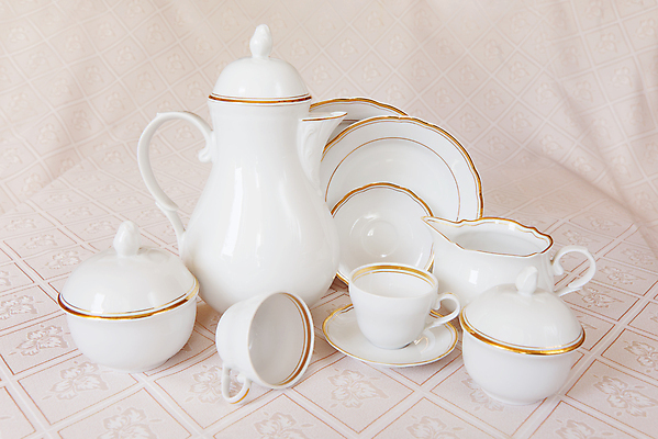 포토 JPG 해외이미지 그릇 식기 접시 분홍색 결혼 사람없음 장식 컵 세트 주방 식당 저녁식사 식탁보 흰색 기구 직물 클래식 고급 우아함 차 찻주전자 배열 만족 백자 해외202004 해외포토 감정 음료 컬러 컨셉 주전자 이벤트 상점 식사 도자기 파일형식 이미지허브