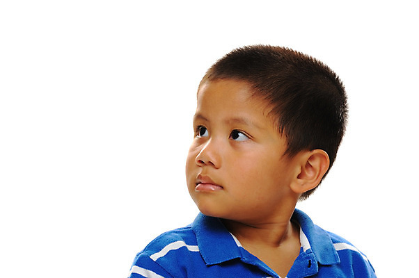 포토 JPG 해외이미지 응시 남자 여유 얼굴 어린이 백그라운드 셔츠 한명 사람 동양인 소년 파란색 일본 중국 흰색 신선 걸음마 고립 심각 천진난만 필리핀사람 해외202004 해외포토 1 시선 감정 아시아 컬러 컨셉 상의 모션 인종 신체부위 파일형식 이미지허브