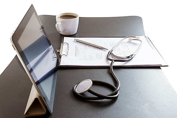 포토 JPG 해외이미지 종이 커피 청진기 탁자 실내 사람없음 컵 컴퓨터 사무실 약 펜 갈색 금속 공책 공백 장비 흰색 기구 공구 업무 맥박 책상 측정 질감 문서 해외202004 해외포토 식기 음료 컬러 가구 비즈니스 의학 의료기기 재질 문구용품 내부 전자제품 필기구 도구 작업 파일형식 이미지허브