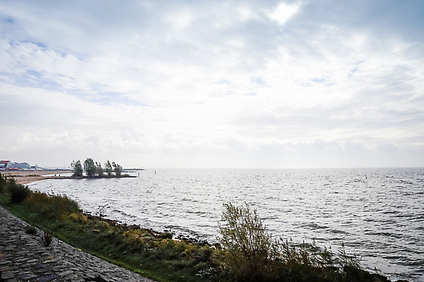 포토 JPG 해외이미지 나무 구름 호수 파도 바다 패턴 자연 하늘 바람 날씨 파노라마 풍경 사람없음 야외 가로 물 파란색 어둠 힘 봄 만 네덜란드 장면 폭풍 흐림 석호 내추럴 수평선 해외202004 해외포토 자연요소 식물 계절 유럽 컬러 무늬 촬영기법 생태계 파일형식 이미지허브