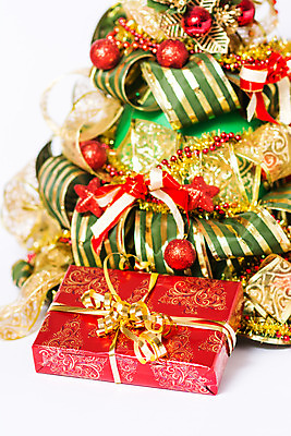 포토 JPG 해외이미지 나무 디자인 리본 종이 백그라운드 크리스마스 겨울 패턴 자연 탁자 휴가 새로움 주택 프레임 선물 사랑 사람없음 내부 그래픽 장식 빨간색 초록색 파란색 상자 파티 디지털 검은색 축제 방 수확 흰색 축하 시간 눈송이 생일 황금 연도 오브젝트 복고 전나무 고립 옛날 해외202004 해외포토 식물 계절 기념일 감정 컬러 가구 컨셉 무늬 농업 눈_날씨 이벤트 건물 생태계 파일형식 이미지허브