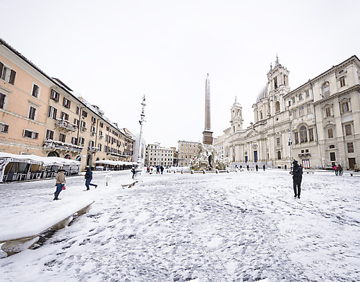 포토 JPG 해외이미지 계절 유럽 문화 조각 여행 겨울 건축양식 거리 미술 사람 사람없음 야외 도시풍경 조각상 교회 여행객 냉동 얼음 이탈리아 추위 흰색 도시 역사 로마 분수 서리 정사각형 대리석 타운 천연기념물 로마인 명승지 오벨리스크 특별함 폭설 눈내림 해외202004 해외포토 자연요소 도형 건축 나라 컬러 컨셉 재료 종교건축 문화예술 눈_날씨 인종 풍경 건물 조형물 자연재해 파일형식 이미지허브