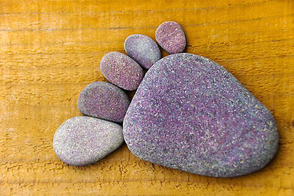 포토 JPG 해외이미지 백그라운드 모션 친절 선물 사랑 사람 사람없음 목재 신체부위 조약돌 바위 아기 목표 발자국 오솔길 도착 심볼 사인 출발 발가락 내추럴 걸음마 선로 양발 페디큐어 해외202004 해외포토 나무 감정 길 컨셉 재료 자국 발 뷰티 돌_바위 파일형식 이미지허브