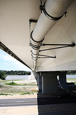 포토 JPG 해외이미지 모양 구름 디자인 유럽 도로 여행 비즈니스 건축양식 교통시설 자동차 하늘 아침 미술 사람없음 야외 세로 물 파란색 힘 흰색 기둥 고속도로 우아함 묘사 아치 철탑 공학 거인 헝가리 강렬 건너기 어려움 자동 콘크리트 해외202004 해외포토 주간 자연요소 교육 건축 나라 길 육상교통 컬러 교통 컨셉 모션 문화예술 탑 시설 동유럽 파일형식 이미지허브