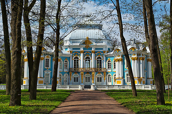 포토 JPG 해외이미지 나무 구름 디자인 공원 유럽 문화 여행 건축양식 주택 미술 풍경 사람없음 건물 물 파란색 반사 노란색 마을 정원 목욕 궁전 기둥 연못 도시 성자 숲 박물관 러시아 천연기념물 교외 러시아인 바로크 옛날 해외202004 해외포토 자연요소 서양인 식물 건축물 공공시설 건축 나라 종교 컬러 고건축 문화예술 청결 파일형식 이미지허브