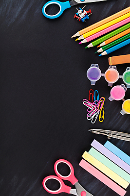 포토 JPG 해외이미지 디자인 교육 백그라운드 학교 버튼 문구용품 창조 미술 사람없음 목재 빨간색 초록색 파란색 컬러풀 노란색 검은색 페인트 물감 장비 그리기 컨테이너 그림 분필 크레파스 컴파스 모음 스펙트럼 파스텔톤 핸드메이드 해외202004 해외포토 나무 산업 컬러 재료 모션 문화예술 학용품 한글 미술도구 오브젝트 초크 파일형식 이미지허브