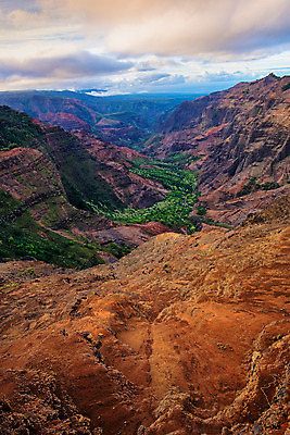 포토 JPG 해외이미지 공원 섬 여행 오렌지 자연 휴가 풍경 사람없음 야외 빨간색 초록색 컬러풀 환경 골짜기 계곡 미국 하이킹 거친 황무지 숲 부식 하와이 지역 멀리 내추럴 깊이 웅장함 이국적 전국 지질 지질학 파라다이스 하와이인 해외202004 해외포토 외국인 공공시설 교육 컬러 북아메리카 과일 레저 생태계 파일형식 이미지허브