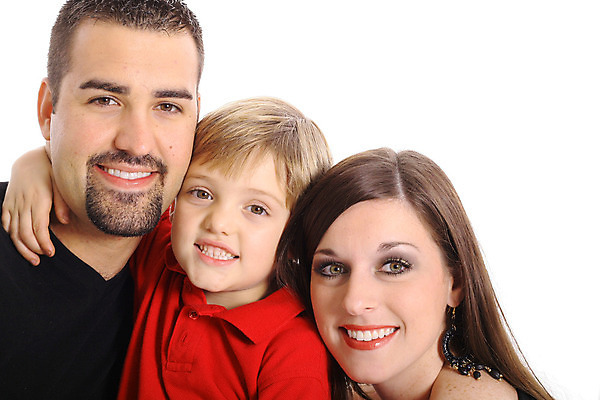 포토 JPG 해외이미지 모델 커플 행복 아들 어린이 가족 엄마 갈색머리 함께함 건강 사랑 미소 사람 앉기 소년 20대 세명 30대 부모 금발 육아 흰색 그룹 아빠 히스패닉 고립 스페인어 해외202004 해외포토 헤어스타일 남자 감정 컬러 컨셉 관계 모션 표정 청년 장년 파일형식 이미지허브