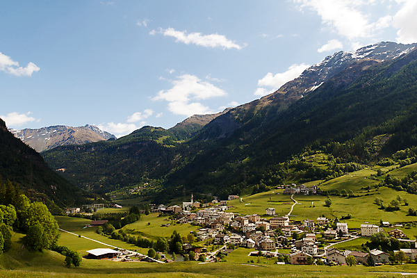 포토 JPG 해외이미지 유럽 자연 산 파노라마 풍경 사람없음 야외 초록색 여름 마을 계곡 시골 도시 숲 스위스 알프스 타운 해외202004 해외포토 계절 나라 컬러 촬영기법 생태계 파일형식 이미지허브