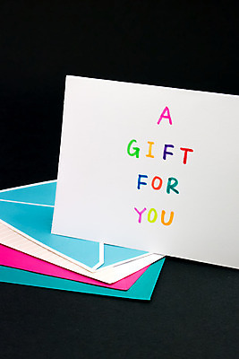 포토 JPG 해외이미지 디자인 계절 기념일 꽃 행복 종이 분홍색 백그라운드 겨울 휴가 선물 미술 이벤트 사람없음 초록색 파란색 노란색 놀람 기쁨 흰색 축하 인사 신용카드 메시지 달콤 엽서 초대 해외202004 해외포토 식물 감정 컬러 컨셉 문화예술 표정 금융 예절 맛 편지 파일형식 이미지허브