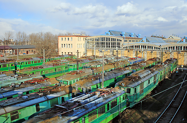 포토 JPG 해외이미지 직업 산업 교통시설 지붕 사람없음 야외 가로 햇빛 기차 업무 당기기 큼 교차로 창고 서비스 광택 엔진 폴란드 유지 선로 전압 철강 해외202004 해외포토 유럽 길 육상교통 교통 모션 대중교통 태양 작업 크기 시설 파일형식 이미지허브