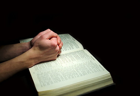 포토 JPG 해외이미지 기독교 종교 가족 관리 사람없음 믿음 성경 기도 하트 예수 영혼 신성 천국 복음 사실 신앙심 지옥 해외202004 해외포토 모양 감정 종교용품 관계 신_종교 파일형식 이미지허브