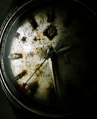 포토 JPG 해외이미지 손 시계 비즈니스 모션 아침 휴식 화살 아이디어 사람없음 사무실 금속 기계 침실 종 시간 잠 클래식 야간 손목시계 오브젝트 복고 공포 아날로그 다이얼 통과 계량기 타이머 경보 마감 분 조언 초시계 충고 카운트다운 타종 해외202004 해외포토 주간 자연요소 컨셉 장신구 재질 신체부위 파일형식 이미지허브