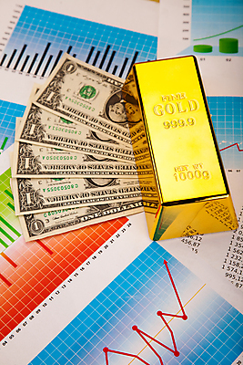 포토 JPG 해외이미지 지폐 그래프 실내 사람없음 금융 달러 황금 보고서 외화 금괴 1달러 해외202004 해외포토 돈 내부 경제 파일형식 이미지허브