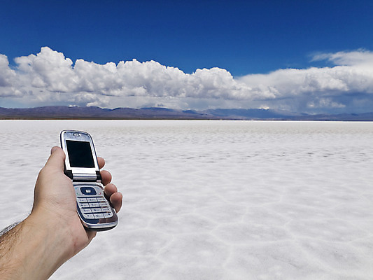 포토 JPG 해외이미지 구름 손 여행 통신 자연 하늘 모바일 산 건조 세포 풍경 사람없음 야외 가로 여름 파란색 스마트폰 스크린 침묵 공백 사막 흰색 뜨거움 연결 휴대용 땅 전화기 전자 소금 장면 지역 가뭄 내추럴 짠맛 수평선 셀룰러 해외202004 해외포토 자연요소 계절 컬러 날씨 신체부위 핸드폰 스마트기기 소리 맛 오브젝트 생태계 파일형식 이미지허브