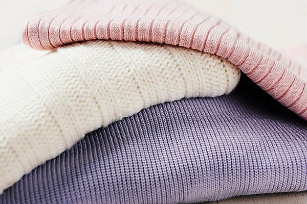 포토 JPG 스튜디오촬영 분홍색 사진 실내 사람없음 보라색 가을 흰색 니트 국내포토 계절 컬러 상의 내부 파일형식