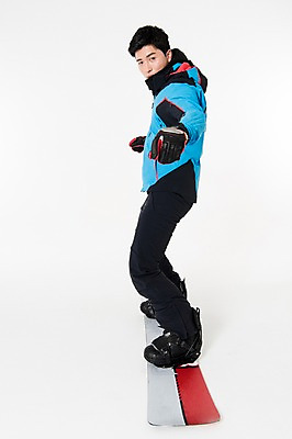 포토 JPG 스튜디오촬영 남자 스포츠 포즈 겨울 사진 모션 겨울스포츠 실내 한명 서기 성인 옆모습 30대 한국인 스노우보드 흰배경 스키복 남자한명만 성인남자한명만 국내포토 1 옷 계절 뷰포인트 백그라운드 스키 사람 동양인 내부 장년 흰색 보드_스포츠 남자만 성인남자만 파일형식