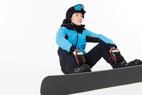 포토 JPG 스튜디오촬영 남자 스포츠 포즈 겨울 사진 모션 겨울스포츠 실내 한명 웃음 앉기 성인 옆모습 30대 한국인 스노우보드 흰배경 스키복 남자한명만 성인남자한명만 국내포토 1 옷 계절 뷰포인트 백그라운드 스키 표정 사람 동양인 내부 장년 흰색 보드_스포츠 남자만 성인남자만 파일형식