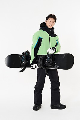 포토 JPG 스튜디오촬영 남자 스포츠 포즈 겨울 사진 모션 겨울스포츠 실내 한명 서기 웃음 들기 성인 앞모습 30대 한국인 스노우보드 흰배경 스키복 남자한명만 성인남자한명만 국내포토 1 옷 계절 뷰포인트 백그라운드 스키 표정 사람 동양인 내부 장년 흰색 보드_스포츠 남자만 성인남자만 파일형식