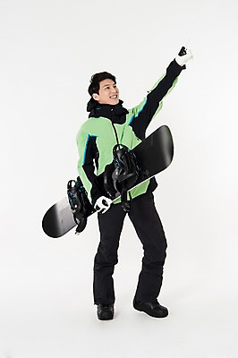 포토 JPG 스튜디오촬영 남자 스포츠 포즈 겨울 사진 모션 겨울스포츠 실내 한명 서기 웃음 들기 손짓 성인 앞모습 30대 한국인 가리킴 스노우보드 흰배경 스키복 포인트 남자한명만 성인남자한명만 국내포토 1 옷 계절 뷰포인트 백그라운드 스키 표정 사람 동양인 내부 장년 금융 흰색 보드_스포츠 남자만 성인남자만 파일형식