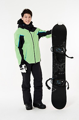 포토 JPG 스튜디오촬영 남자 스포츠 포즈 겨울 사진 모션 겨울스포츠 실내 한명 서기 웃음 성인 앞모습 30대 한국인 잡기 스노우보드 흰배경 스키복 남자한명만 성인남자한명만 국내포토 1 옷 계절 뷰포인트 백그라운드 스키 표정 사람 동양인 내부 장년 흰색 보드_스포츠 남자만 성인남자만 파일형식