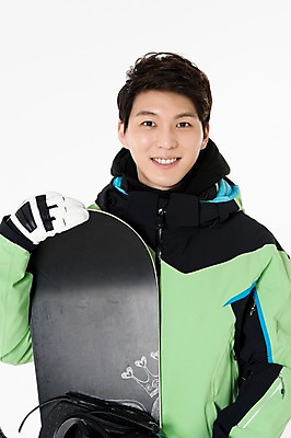 포토 JPG 스튜디오촬영 남자 스포츠 포즈 겨울 사진 모션 겨울스포츠 실내 한명 서기 웃음 들기 성인 앞모습 30대 한국인 잡기 스노우보드 흰배경 스키복 남자한명만 성인남자한명만 국내포토 1 옷 계절 뷰포인트 백그라운드 스키 표정 사람 동양인 내부 장년 흰색 보드_스포츠 남자만 성인남자만 파일형식