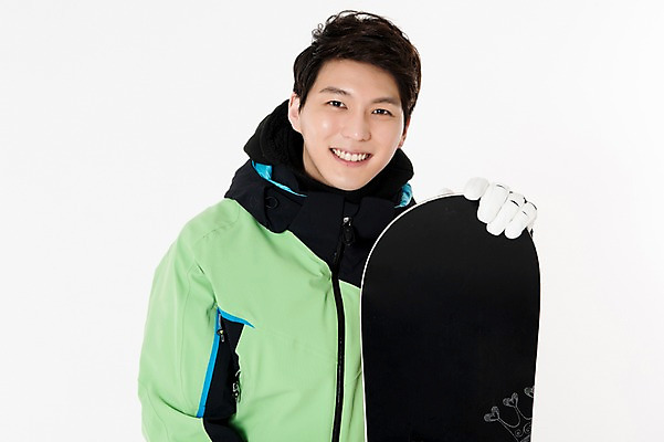 포토 JPG 스튜디오촬영 남자 스포츠 포즈 겨울 사진 모션 겨울스포츠 실내 한명 서기 웃음 성인 앞모습 30대 한국인 잡기 스노우보드 흰배경 스키복 남자한명만 성인남자한명만 국내포토 1 옷 계절 뷰포인트 백그라운드 스키 표정 사람 동양인 내부 장년 흰색 보드_스포츠 남자만 성인남자만 파일형식