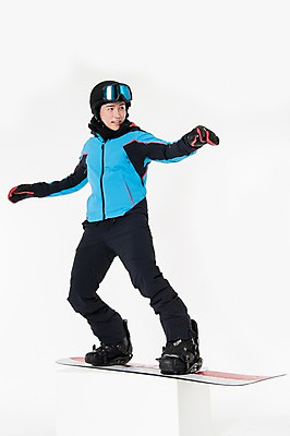 포토 JPG 스튜디오촬영 남자 스포츠 포즈 겨울 사진 모션 겨울스포츠 실내 한명 서기 웃음 성인 앞모습 30대 한국인 스노우보드 흰배경 스키복 남자한명만 성인남자한명만 국내포토 1 옷 계절 뷰포인트 백그라운드 스키 표정 사람 동양인 내부 장년 흰색 보드_스포츠 남자만 성인남자만 파일형식