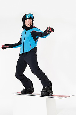 포토 JPG 스튜디오촬영 남자 스포츠 포즈 겨울 사진 모션 겨울스포츠 실내 한명 서기 웃음 성인 앞모습 30대 한국인 스노우보드 흰배경 스키복 남자한명만 성인남자한명만 국내포토 1 옷 계절 뷰포인트 백그라운드 스키 표정 사람 동양인 내부 장년 흰색 보드_스포츠 남자만 성인남자만 파일형식