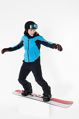 포토 JPG 스튜디오촬영 남자 스포츠 포즈 겨울 사진 모션 겨울스포츠 실내 한명 서기 웃음 성인 앞모습 30대 한국인 스노우보드 흰배경 스키복 남자한명만 성인남자한명만 국내포토 1 옷 계절 뷰포인트 백그라운드 스키 표정 사람 동양인 내부 장년 흰색 보드_스포츠 남자만 성인남자만 파일형식