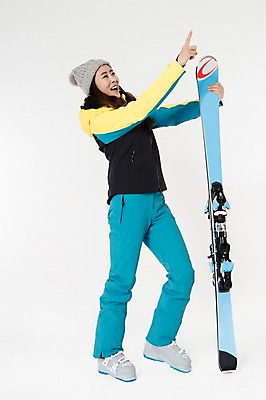 포토 JPG 스튜디오촬영 여자 스포츠 포즈 겨울 사진 모션 스키 겨울스포츠 실내 한명 서기 웃음 성인 옆모습 30대 한국인 가리킴 흰배경 스키복 포인트 여자한명만 성인여자한명만 국내포토 1 옷 계절 뷰포인트 백그라운드 표정 사람 동양인 손짓 내부 장년 금융 흰색 여자만 성인여자만 파일형식
