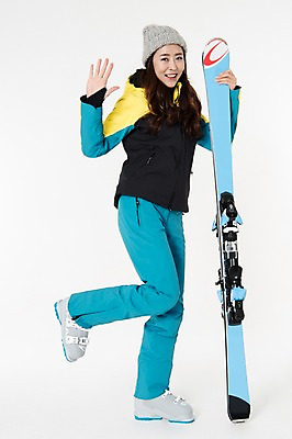포토 JPG 스튜디오촬영 여자 스포츠 포즈 겨울 사진 모션 스키 겨울스포츠 실내 한명 서기 웃음 손짓 성인 옆모습 30대 한국인 잡기 흰배경 스키복 여자한명만 성인여자한명만 국내포토 1 옷 계절 뷰포인트 백그라운드 표정 사람 동양인 내부 장년 흰색 여자만 성인여자만 파일형식