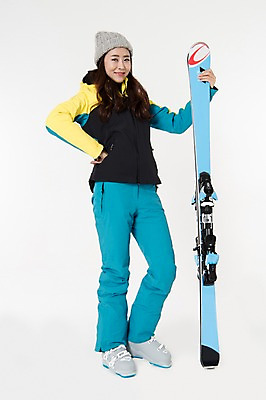 포토 JPG 스튜디오촬영 여자 스포츠 허리손 포즈 겨울 사진 모션 스키 겨울스포츠 실내 한명 서기 웃음 성인 옆모습 30대 한국인 잡기 흰배경 스키복 여자한명만 성인여자한명만 국내포토 1 옷 계절 뷰포인트 백그라운드 표정 사람 동양인 내부 장년 흰색 여자만 성인여자만 파일형식