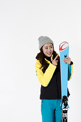 포토 JPG 스튜디오촬영 여자 스포츠 포즈 겨울 사진 모션 스키 겨울스포츠 실내 한명 서기 웃음 성인 앞모습 30대 한국인 가리킴 잡기 흰배경 스키복 포인트 여자한명만 성인여자한명만 국내포토 1 옷 계절 뷰포인트 백그라운드 표정 사람 동양인 손짓 내부 장년 금융 흰색 여자만 성인여자만 파일형식