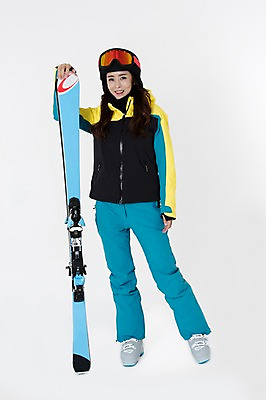 포토 JPG 스튜디오촬영 여자 스포츠 포즈 겨울 사진 모션 스키 겨울스포츠 실내 한명 서기 웃음 성인 앞모습 30대 한국인 잡기 흰배경 스키복 여자한명만 성인여자한명만 국내포토 1 옷 계절 뷰포인트 백그라운드 표정 사람 동양인 내부 장년 흰색 여자만 성인여자만 파일형식