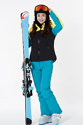 포토 JPG 스튜디오촬영 여자 스포츠 포즈 겨울 사진 모션 스키 겨울스포츠 실내 한명 서기 웃음 성인 앞모습 30대 한국인 잡기 흰배경 스키복 여자한명만 성인여자한명만 국내포토 1 옷 계절 뷰포인트 백그라운드 표정 사람 동양인 내부 장년 흰색 여자만 성인여자만 파일형식