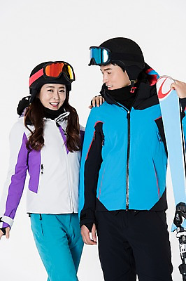 포토 JPG 스튜디오촬영 커플 여자 남자 스포츠 포즈 겨울 사진 모션 스키 겨울스포츠 실내 서기 웃음 성인 두명 앞모습 30대 친구 한국인 흰배경 스키복 성인만 어깨에손 국내포토 옷 계절 뷰포인트 백그라운드 관계 표정 사람 동양인 내부 장년 흰색 파일형식