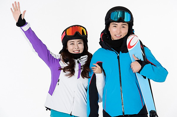 포토 JPG 스튜디오촬영 커플 여자 남자 스포츠 포즈 겨울 사진 모션 스키 겨울스포츠 실내 서기 웃음 성인 두명 앞모습 30대 친구 손들기 팔짱 한국인 흰배경 스키복 성인만 국내포토 옷 계절 뷰포인트 백그라운드 관계 표정 사람 동양인 내부 장년 흰색 파일형식