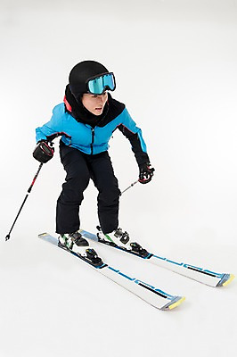 포토 JPG 스튜디오촬영 남자 스포츠 포즈 겨울 사진 모션 스키 겨울스포츠 실내 한명 서기 웃음 성인 옆모습 30대 한국인 잡기 흰배경 스키복 폴 남자한명만 성인남자한명만 국내포토 1 옷 계절 뷰포인트 백그라운드 표정 사람 동양인 내부 장년 흰색 스키용품 남자만 성인남자만 파일형식