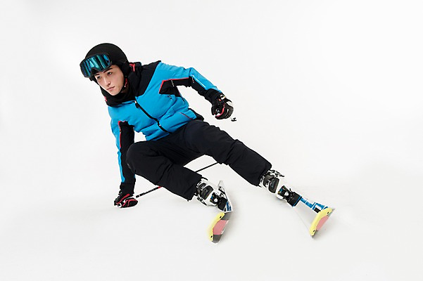 포토 JPG 스튜디오촬영 남자 스포츠 포즈 겨울 사진 모션 스키 겨울스포츠 실내 한명 서기 웃음 성인 앞모습 30대 한국인 잡기 흰배경 스키복 폴 남자한명만 성인남자한명만 국내포토 1 옷 계절 뷰포인트 백그라운드 표정 사람 동양인 내부 장년 흰색 스키용품 남자만 성인남자만 파일형식