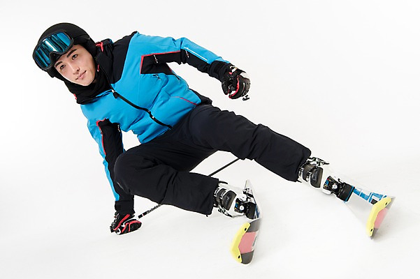 포토 JPG 스튜디오촬영 남자 스포츠 포즈 겨울 사진 모션 스키 겨울스포츠 실내 한명 서기 웃음 성인 앞모습 30대 한국인 잡기 흰배경 스키복 폴 남자한명만 성인남자한명만 국내포토 1 옷 계절 뷰포인트 백그라운드 표정 사람 동양인 내부 장년 흰색 스키용품 남자만 성인남자만 파일형식