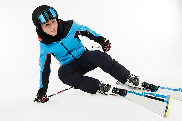 포토 JPG 스튜디오촬영 남자 스포츠 포즈 겨울 사진 모션 스키 겨울스포츠 실내 한명 서기 웃음 성인 앞모습 30대 한국인 잡기 흰배경 스키복 폴 남자한명만 성인남자한명만 국내포토 1 옷 계절 뷰포인트 백그라운드 표정 사람 동양인 내부 장년 흰색 스키용품 남자만 성인남자만 파일형식