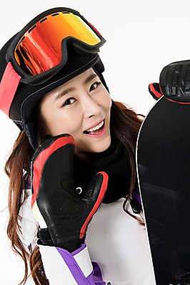 포토 JPG 스튜디오촬영 여자 스포츠 포즈 겨울 사진 모션 겨울스포츠 실내 한명 서기 웃음 성인 앞모습 30대 외침 한국인 잡기 스노우보드 흰배경 스키복 여자한명만 성인여자한명만 국내포토 1 옷 계절 뷰포인트 백그라운드 스키 표정 사람 동양인 내부 장년 소리 흰색 보드_스포츠 여자만 성인여자만 파일형식