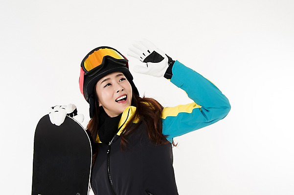 포토 JPG 스튜디오촬영 여자 스포츠 포즈 겨울 사진 모션 겨울스포츠 실내 한명 서기 웃음 성인 앞모습 30대 한국인 잡기 스노우보드 흰배경 스키복 여자한명만 성인여자한명만 국내포토 1 옷 계절 뷰포인트 백그라운드 스키 표정 사람 동양인 내부 장년 흰색 보드_스포츠 여자만 성인여자만 파일형식