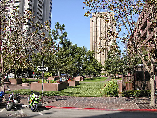 포토 JPG 해외이미지 공원 도로 선 스포츠 바다 여행 요트 비즈니스 자연 하늘 호텔 휴가 거리 항해 풍경 사람없음 물 여름 파란색 빛 사무실 반사 우주 항구 미국 일몰 도시 만 보트 황금 도심 큼 사인 캘리포니아 태평양 스카이라인 서쪽 해외202004 해외포토 자연요소 계절 공공시설 길 컬러 북아메리카 배_교통 교통시설 숙소 노을 크기 방향 생태계 파일형식 이미지허브