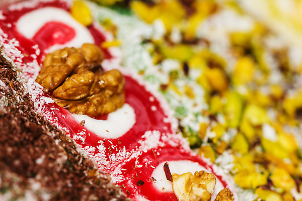 포토 JPG 해외이미지 전통 문화 음식 분홍색 조각 백그라운드 오렌지 디저트 사탕 요리 동양인 사람없음 빨간색 노란색 쌓기 상점 식사 기쁨 사막 견과류 흰색 변화 달콤 맛 가루 설탕 큐브 아로마 젤리 동쪽 칠면조 라마단 아랍어 개암 해외202004 튀르키예 해외포토 열매 감정 아시아 컬러 컨셉 과일 모션 조류 인종 방향 파일형식 이미지허브