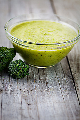 포토 JPG 해외이미지 전통 접시 음식 백그라운드 컨셉 다이어트 채소 따뜻함 건강 요리 사람없음 목재 초록색 갈색 주방 식당 숟가락 식사 저녁식사 봄 흰색 신선 뜨거움 액체 사발 맛 수프 브로콜리 먹기 허브 크림 점심식사 채식주의자 핸드메이드 비건 해외202004 해외포토 나무 식물 식기 계절 컬러 재료 모션 수저 상점 사기그릇 채식 파일형식 이미지허브